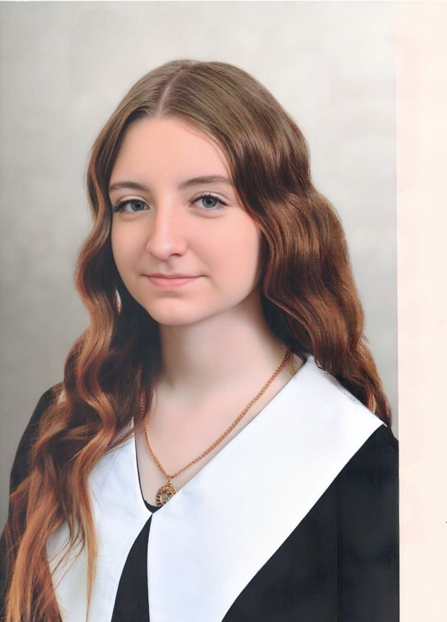 Поздравляем Екатерину Никишину, ученицу МАОУ Старской СОШ, с потрясающим результатом – 100 баллов на ЕГЭ по информатике!.