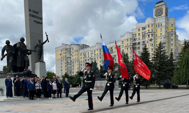 Делегация Дятьковского района приняла участие в торжественном митинге, посвященном Дню партизан и подпольщиков в г. Брянск. Делегация Дятьковского района приняла участие в торжественном митинге, посвященном Дню партизан и подпольщиков в г. Брянск.